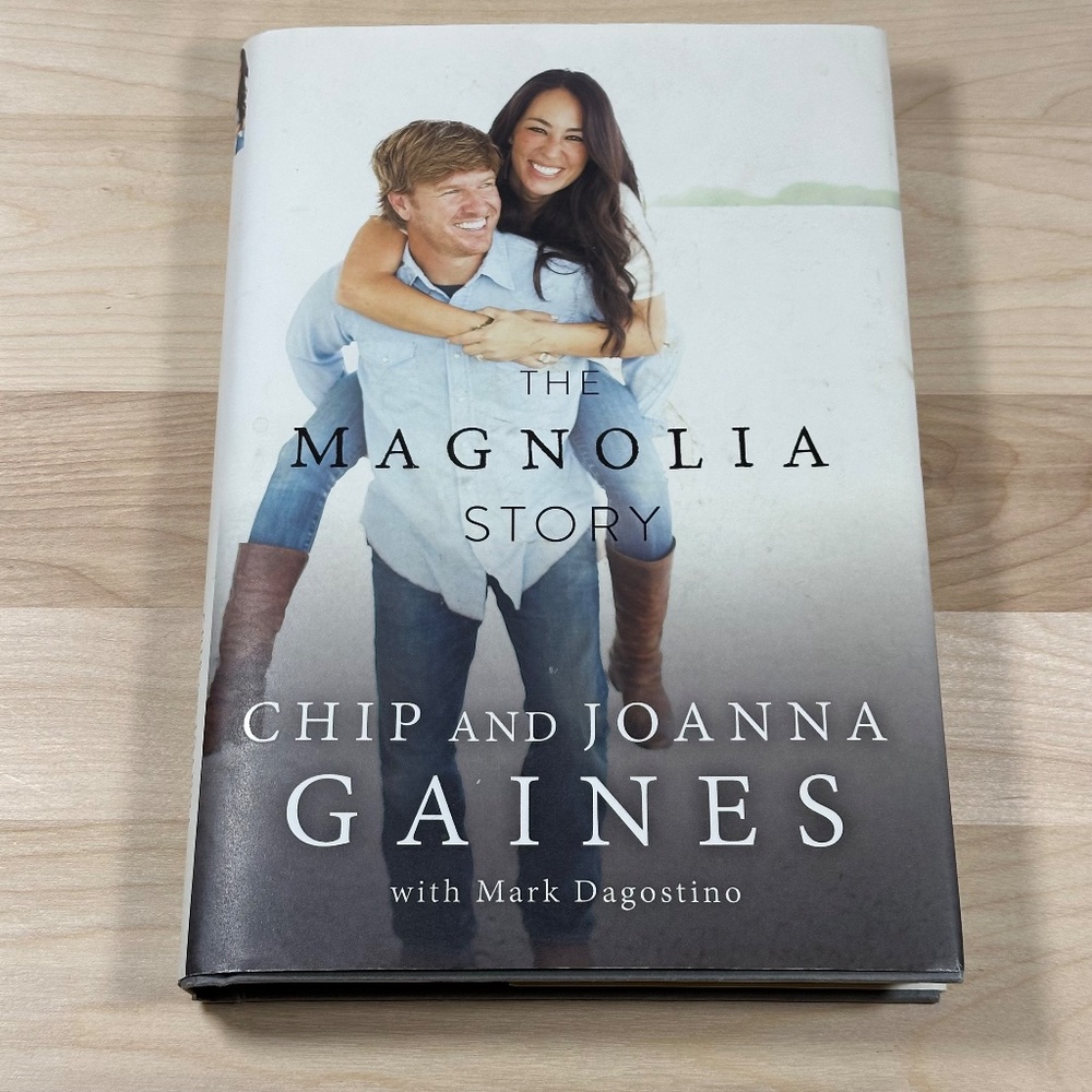 The Magnolia Story - Hardcover Chip and Joanna Gaines - VG